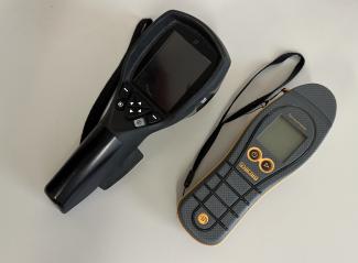 Moisture readers